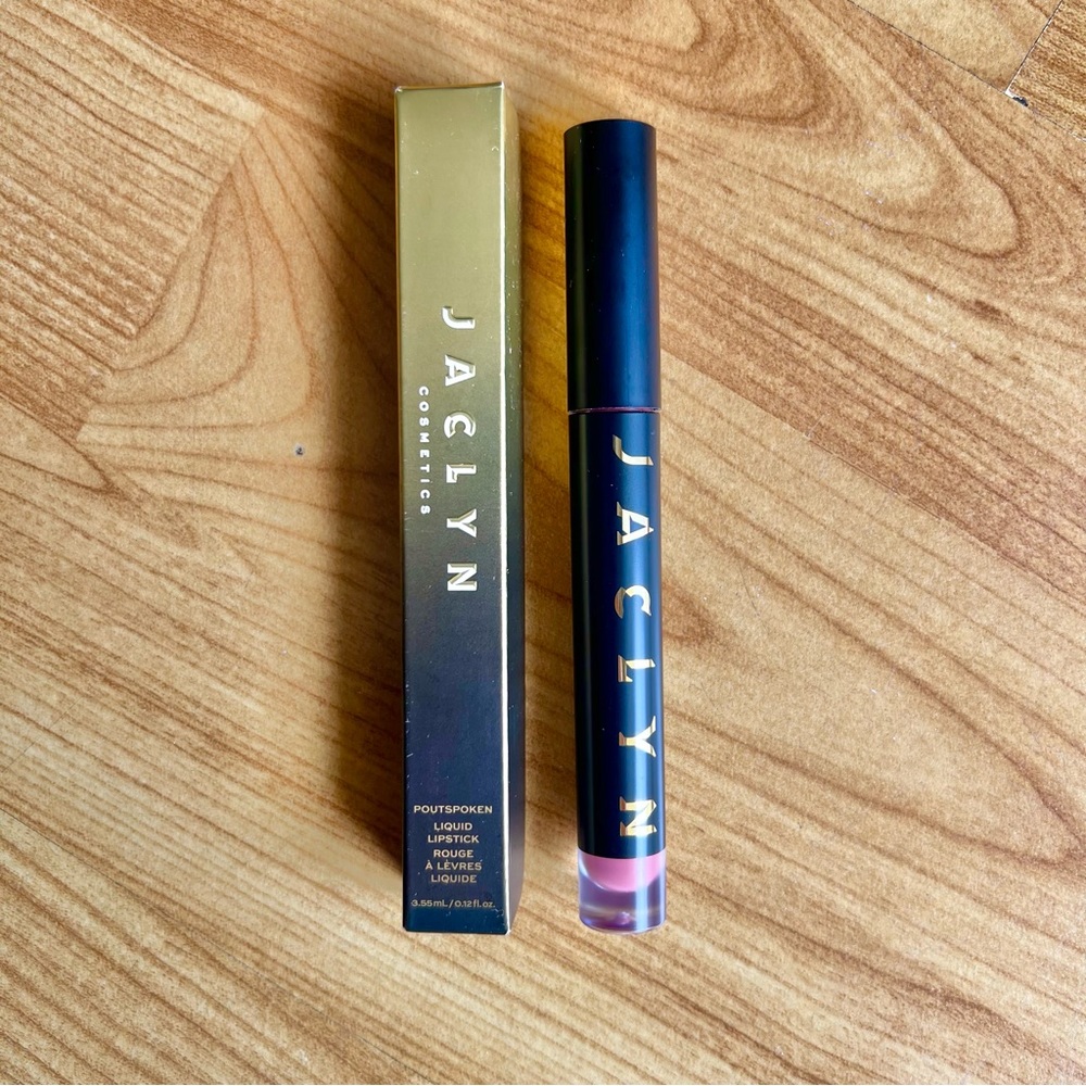Jaclyn set of liquid lipstick and lip pencil - Picture 2 of 7